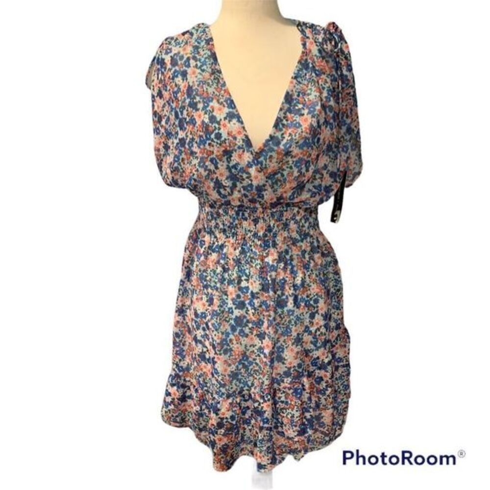 ‎NWT Floral mini dress. Spring tiered dress sweetheart low neckline